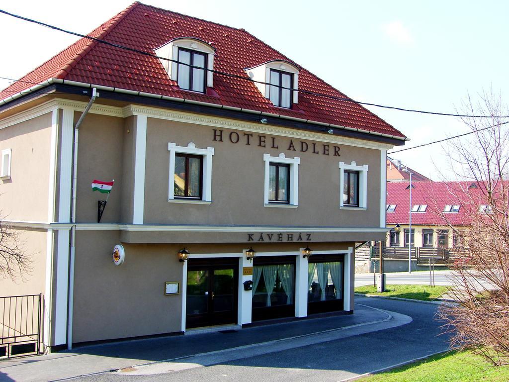 Adler Hotel Budaörs Exteriör bild